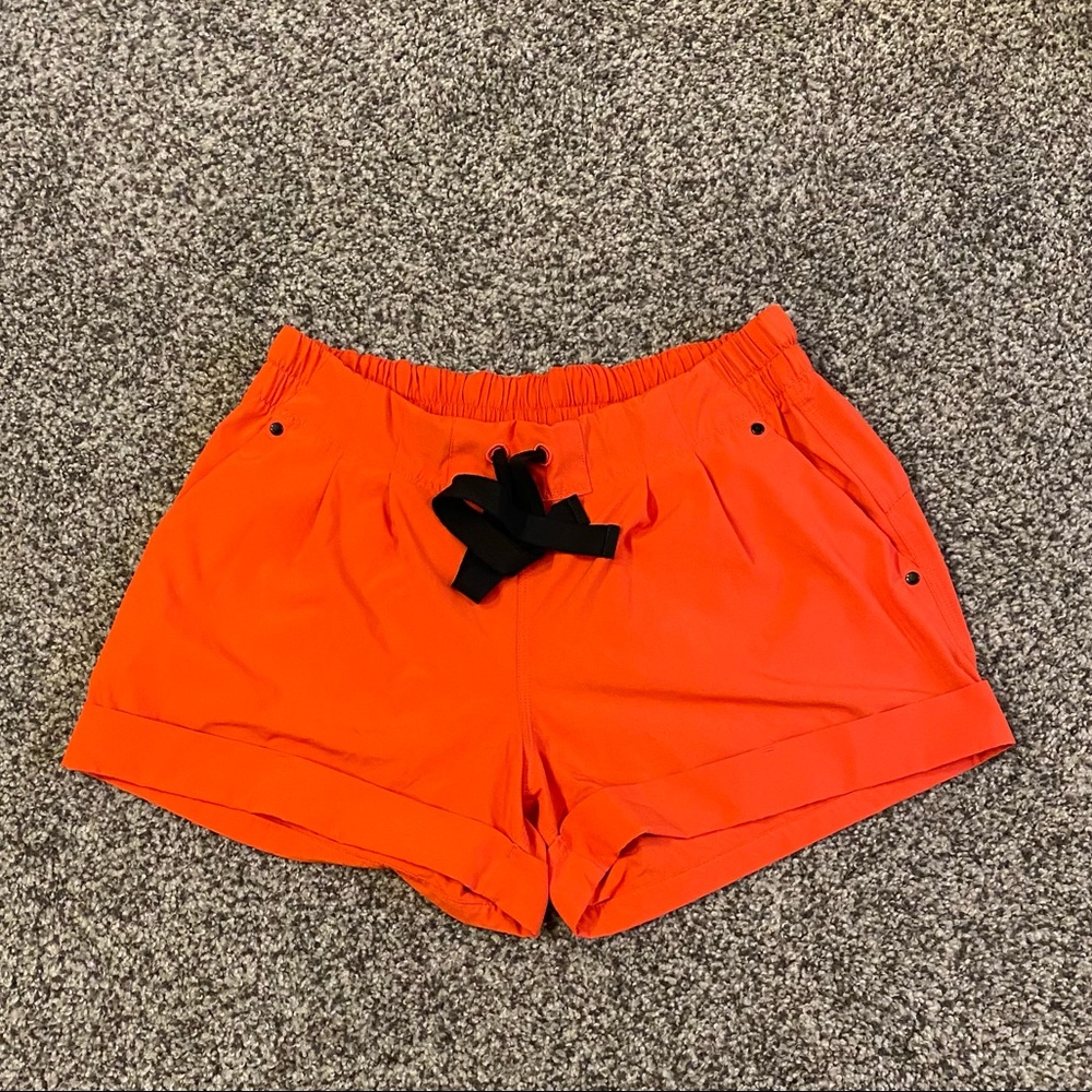Lululemon spring break away shorts red Sz 8